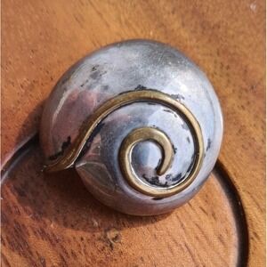 Vintage COURTNEY PETERSON STERLING SILVER SNAIL SHELL BROOCH / PIN - SIGNED
